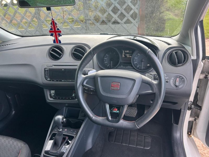 SEAT IBIZA