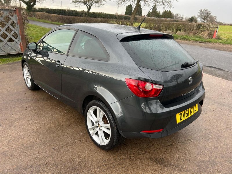 SEAT IBIZA