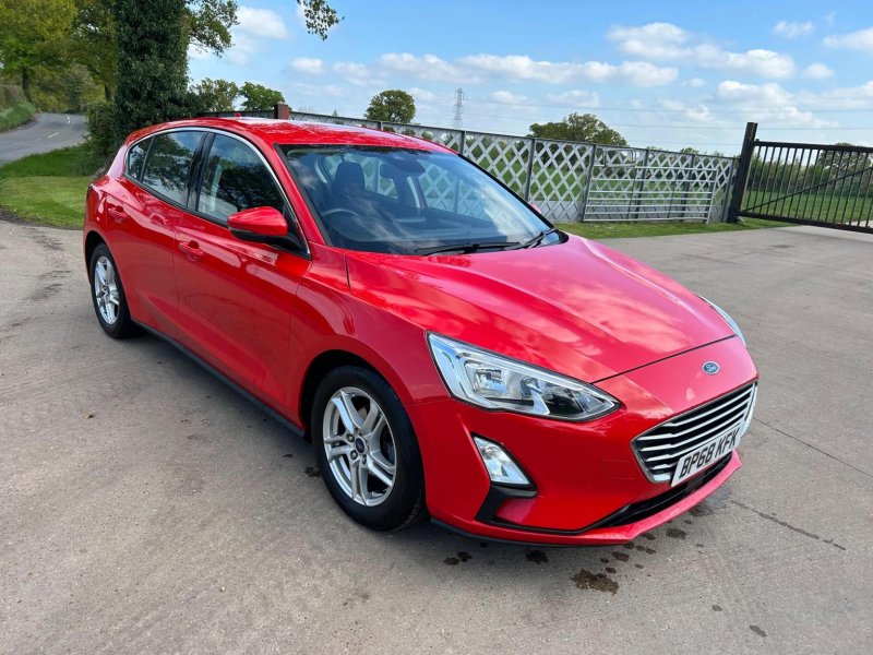 View FORD FOCUS 1.0T EcoBoost Zetec Euro 6 (s/s) 5dr